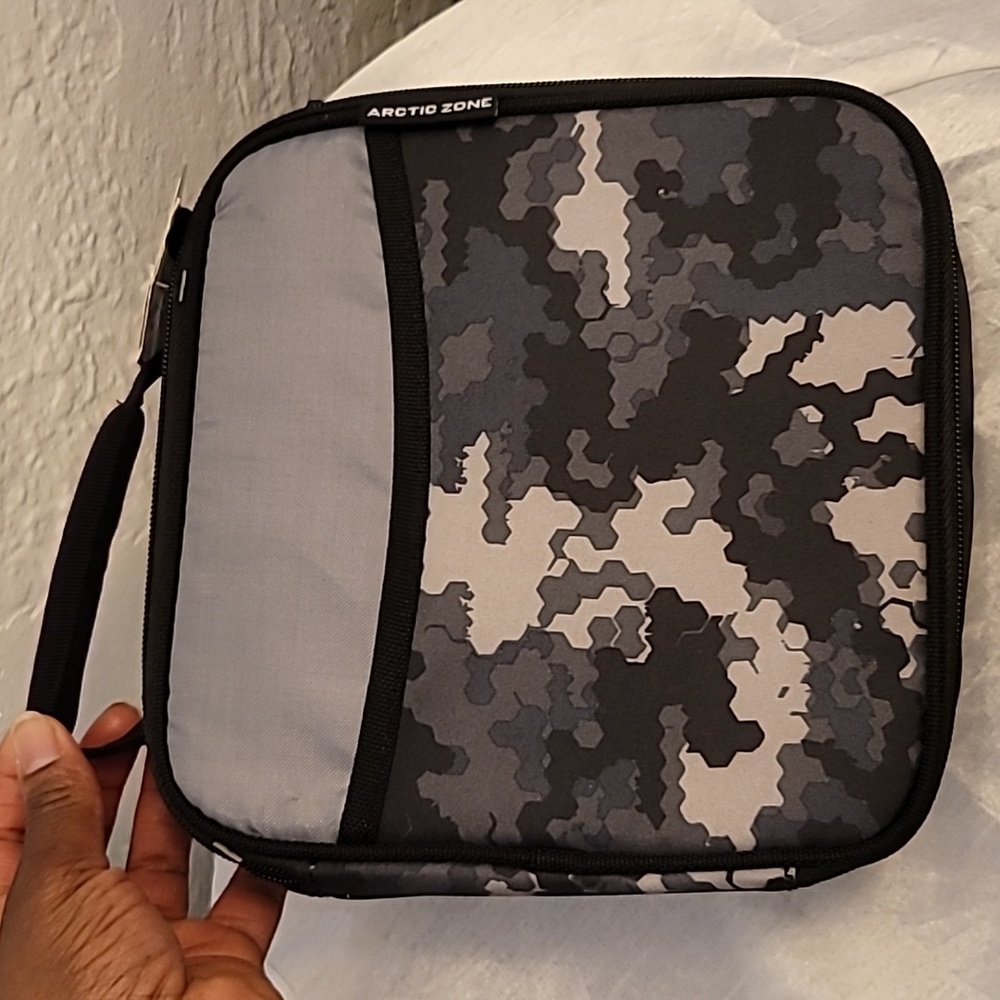 Artic Zone Kids Camouflage Lunch Bag - Black and Gray